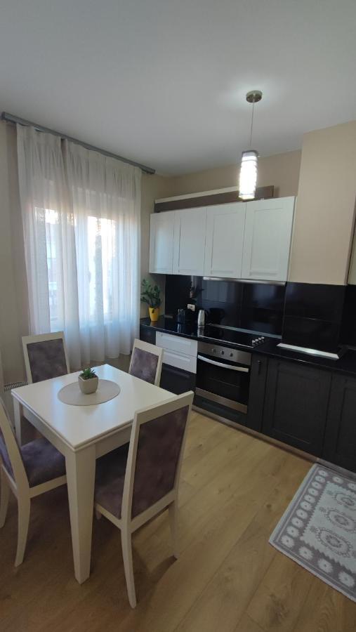 Tirana New Bazaar-Apartment 1 Esterno foto